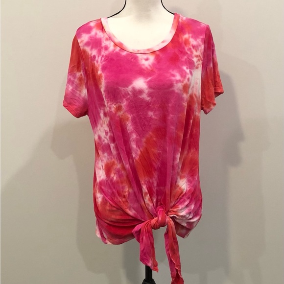 ✨HP✨Time and Tru Tie Dye Maternity Tee - Picture 1 of 3